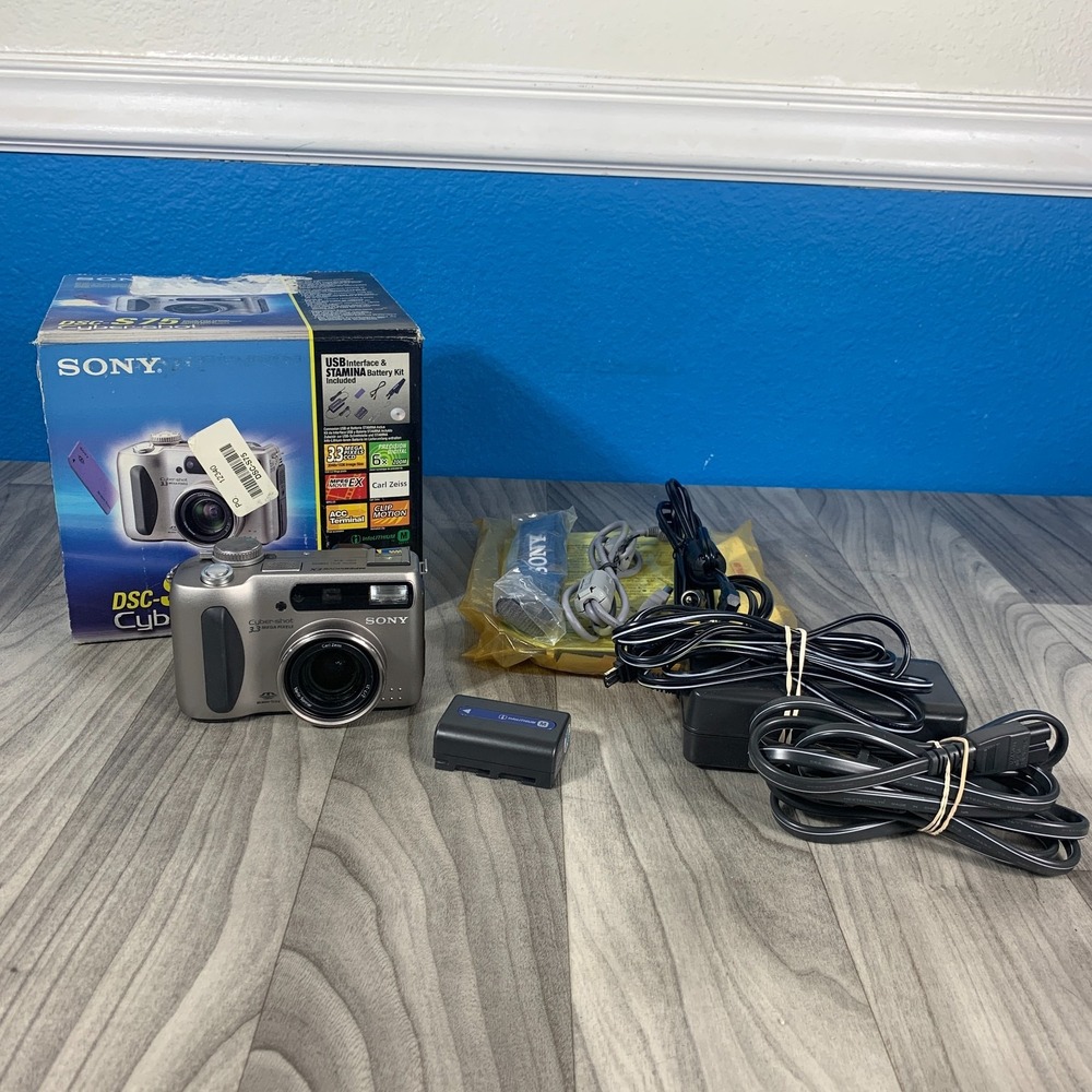 Sony Cyber-Shot DSC-S75 3.3MP Compact Digital Camera Charger & Battery FOR PARTS